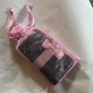 Mary Kay mini brush set in case with drawstring bag
